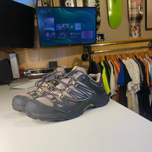 Women's Salomon Contagrip Gore-Tex Athletic Hiking Shoes Brown & Black Size 8 - Picture 2 of 9